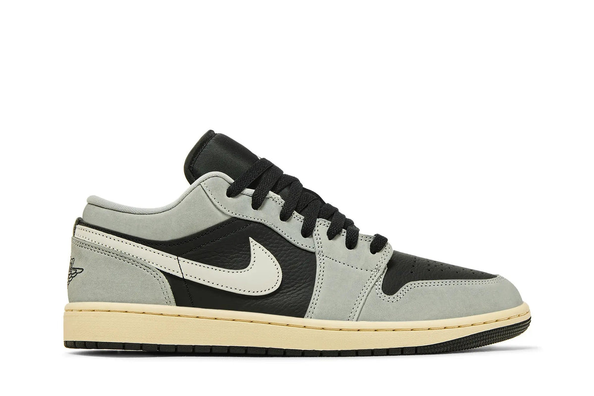 Jordan 1 Low 'Light Smoke Grey'